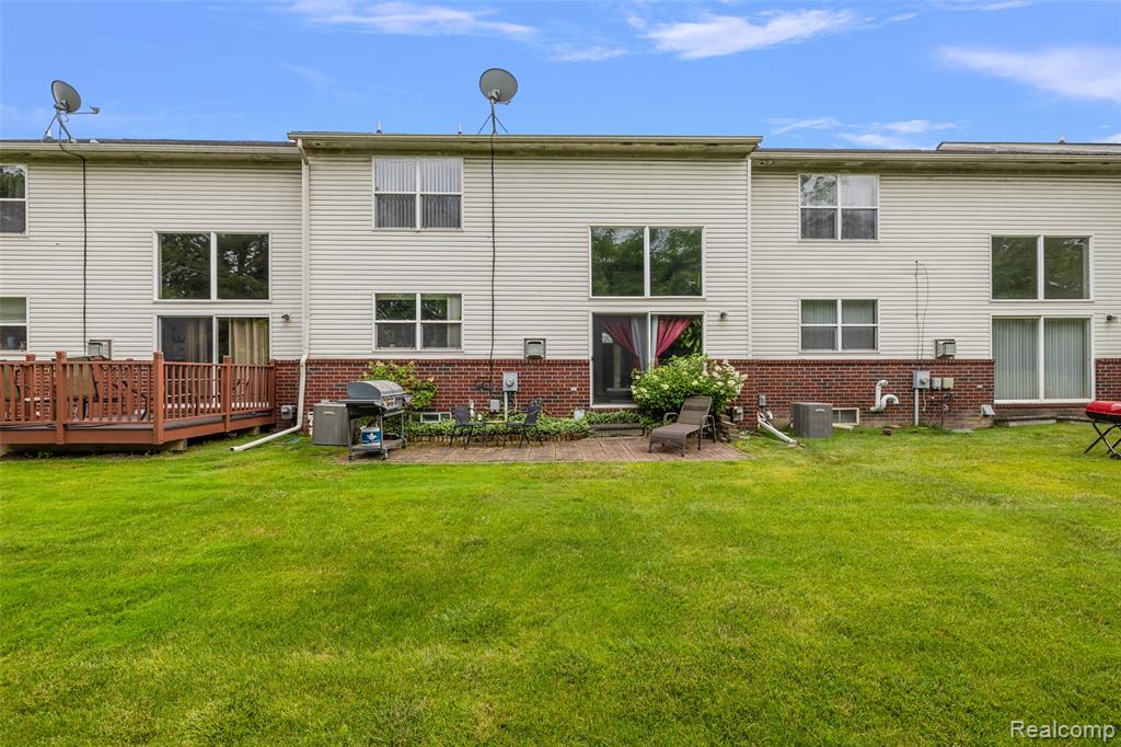 19208 W 11 Mile Road, Lathrup Village, MI 48076 — Photo 56