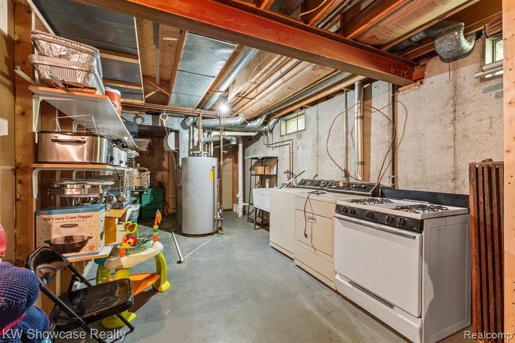 766 WHITE HOUSE Drive, Highland, MI 48356 — Photo 45