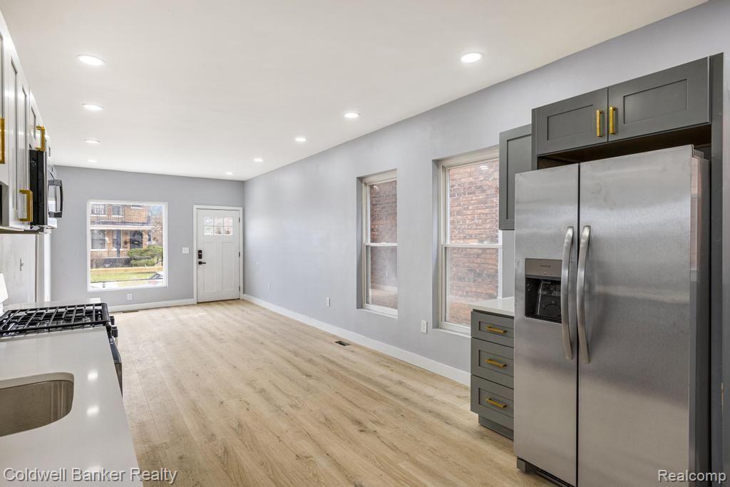 639 BELMONT Street, Detroit, MI 48202 — Photo 27
