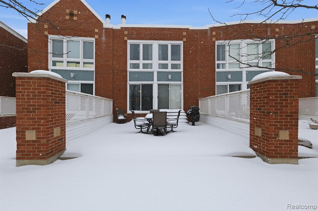 325 E Crescent Lane, Detroit, MI, 48207