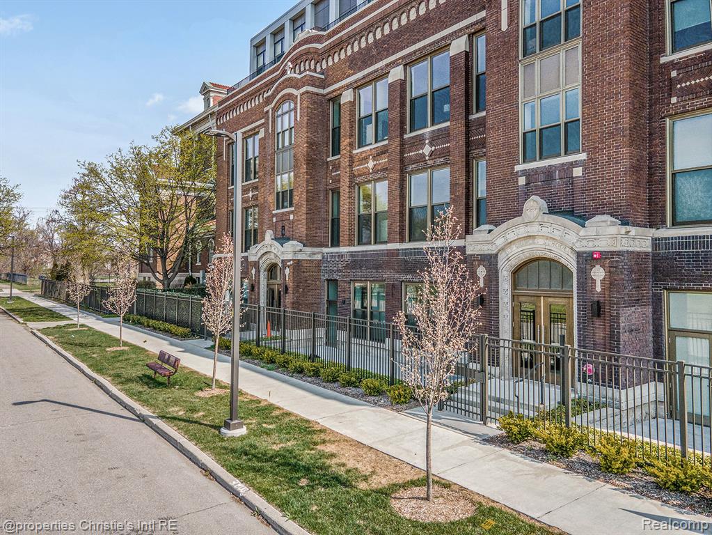 1454 Townsend Street, 206, Detroit, MI 48214 — Photo 29