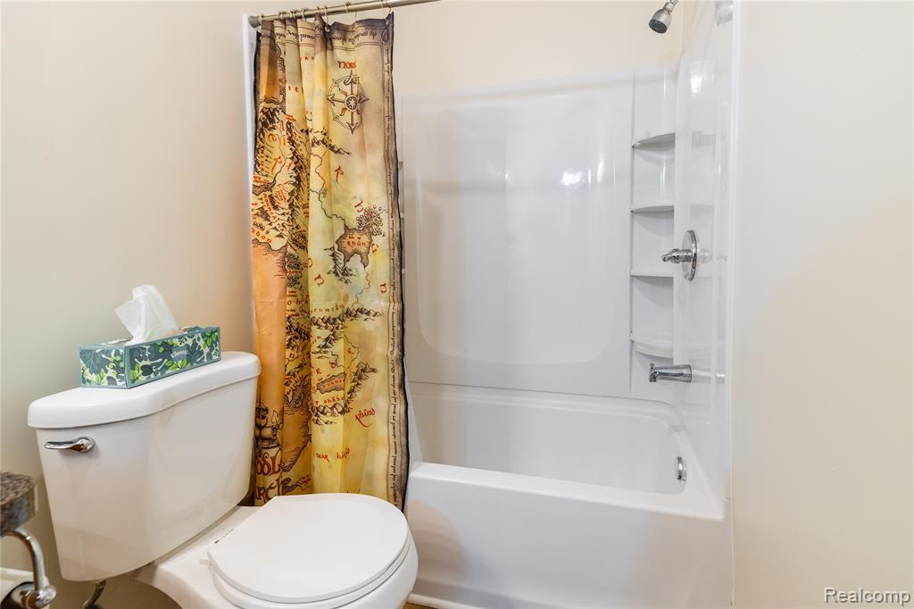 23342 Stiles Court, Trenton, MI 48183 — Photo 22