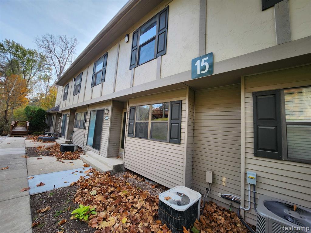 24538 CASHMERE, Southfield, MI 48033 — front exterior