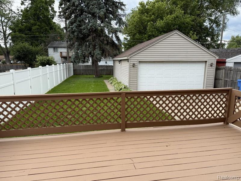 8303 Lenore Street, Dearborn Heights, MI 48127 — Photo 19