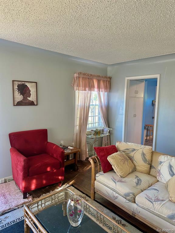 9364 OHIO Street, Detroit, MI 48204 — Photo 4