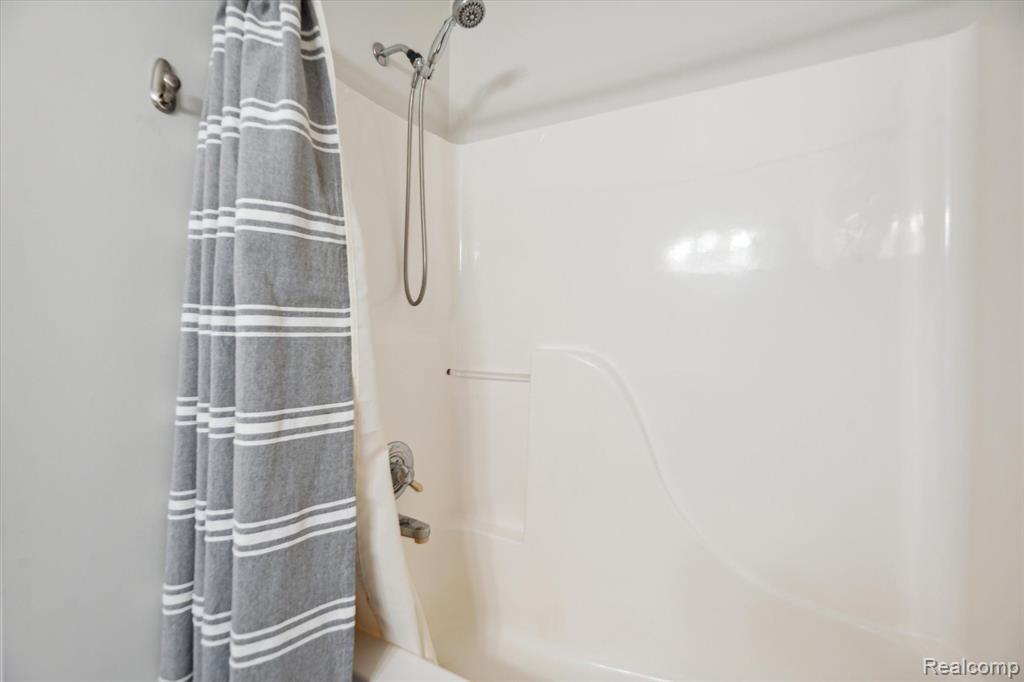 2308 SUGAR MAPLE Drive, Brighton, MI 48116 — Photo 15