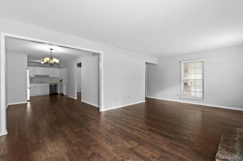 21106 W Glen Haven Circle, Novi, MI 48167 — Photo 7