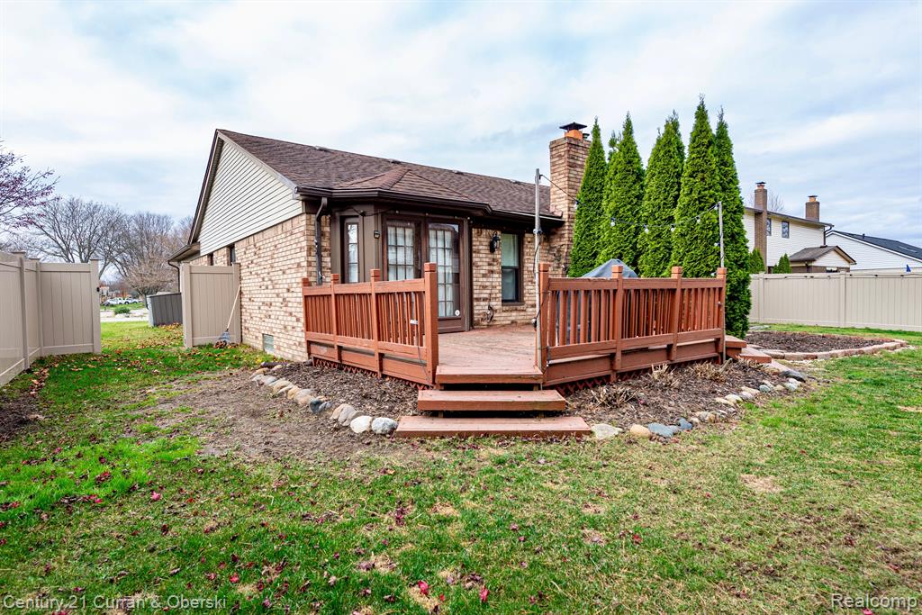 40306 LA GRANGE Drive, Sterling Heights, MI 48313 — Photo 28