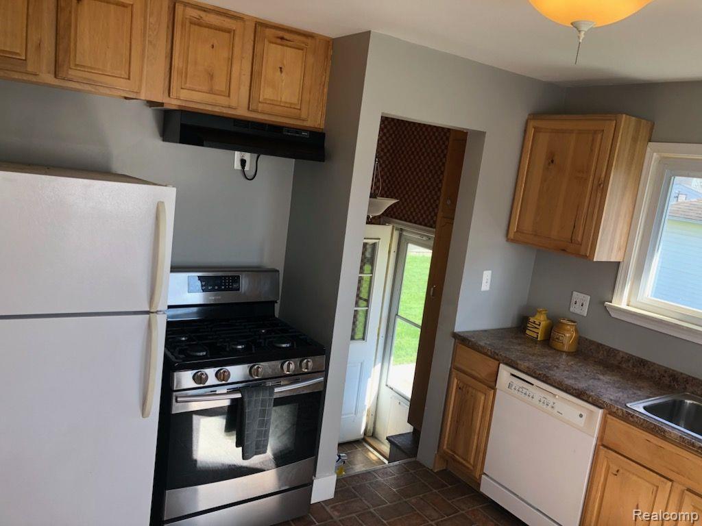 581 ANTOINE Street, Wyandotte, MI 48192 — Photo 20