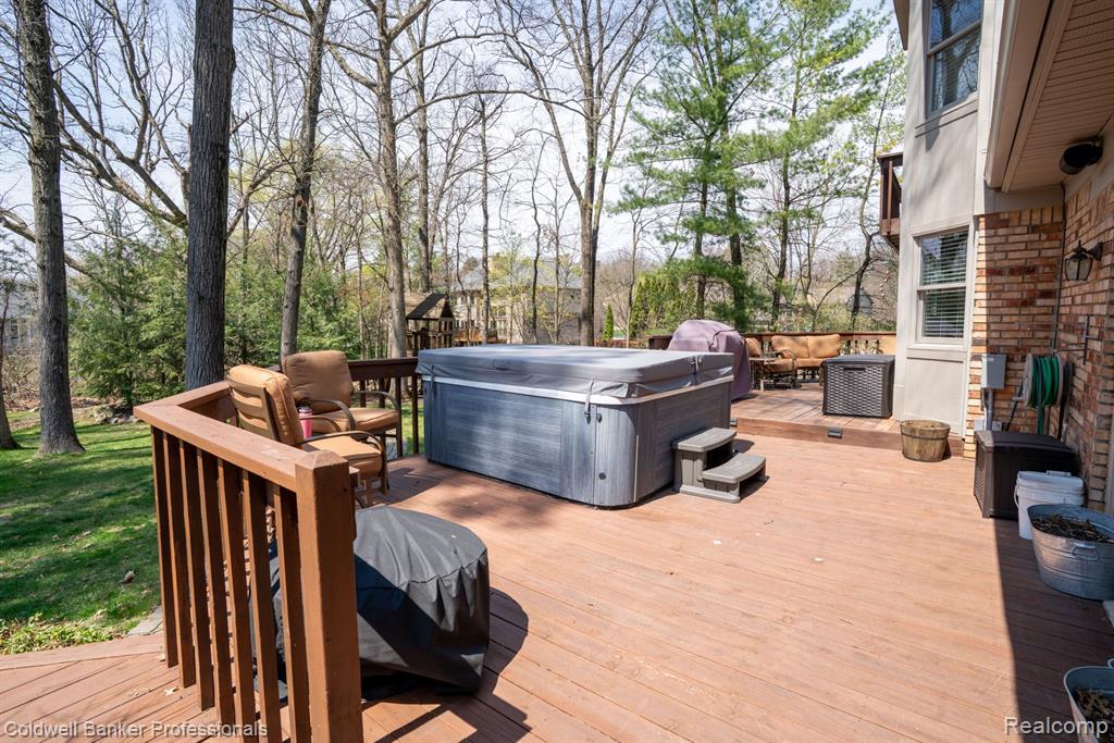 8177 FAWN VALLEY Drive, Clarkston, MI 48348 — Photo 28