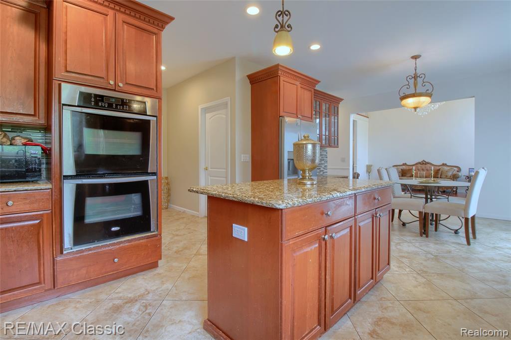 761 Nissen Court, Wixom, MI 48393 — Photo 14