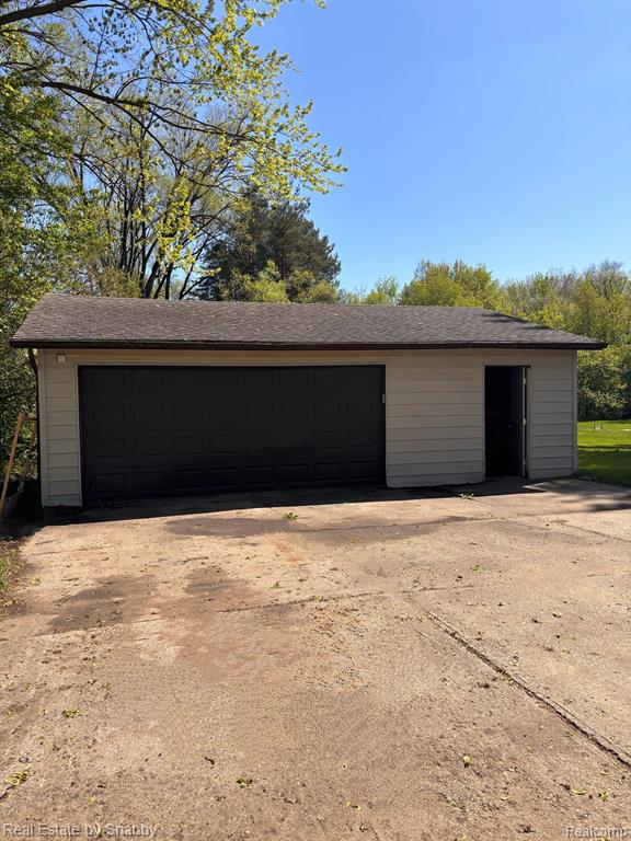 5105 KELLY Road, Flint, MI 48504 — Photo 9
