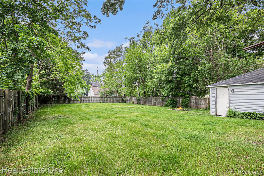 205 School Street, Almont, MI 48003 — Photo 15