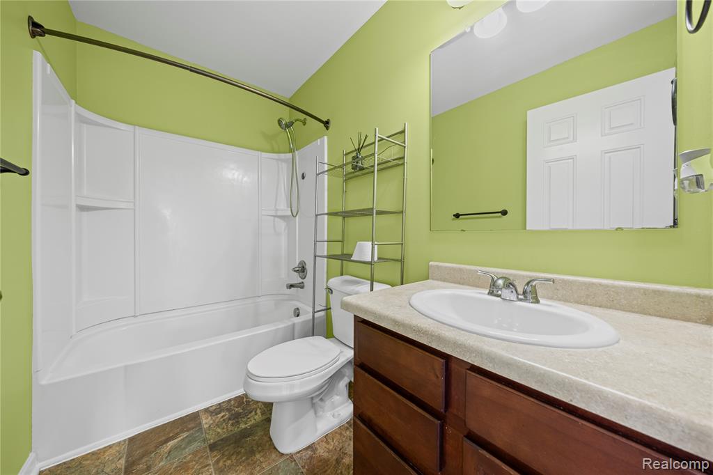 42613 Meridian Drive, Sterling Heights, MI 48313 — Photo 26