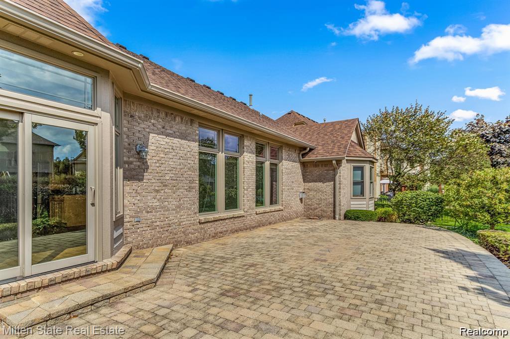 21254 Clayton Drive, Macomb, MI 48044 — Photo 13