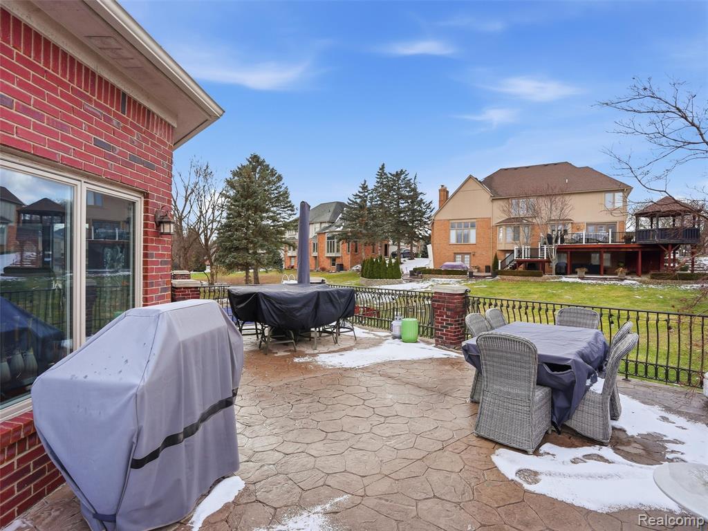 54465 Birchfield Drive E, Shelby Twp, MI 48316 — Photo 66