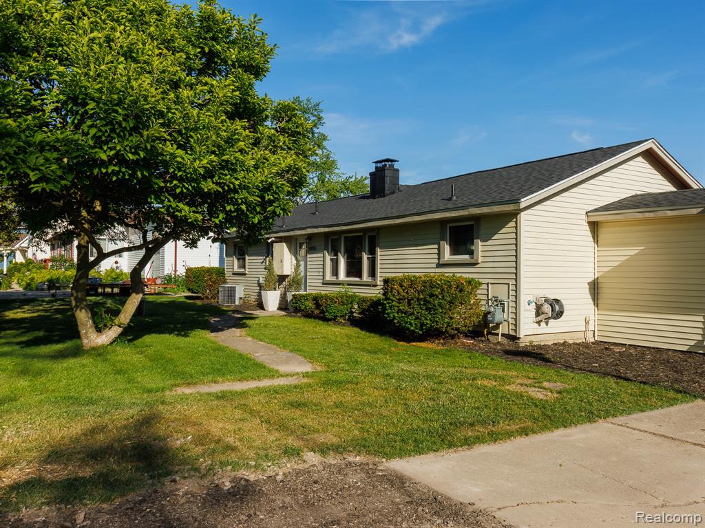 11560 Island Ct Court, Hartland, MI 48353 — Photo 4