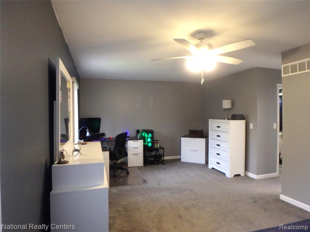 5883 Windward Court, Clarkston, MI — Photo 9