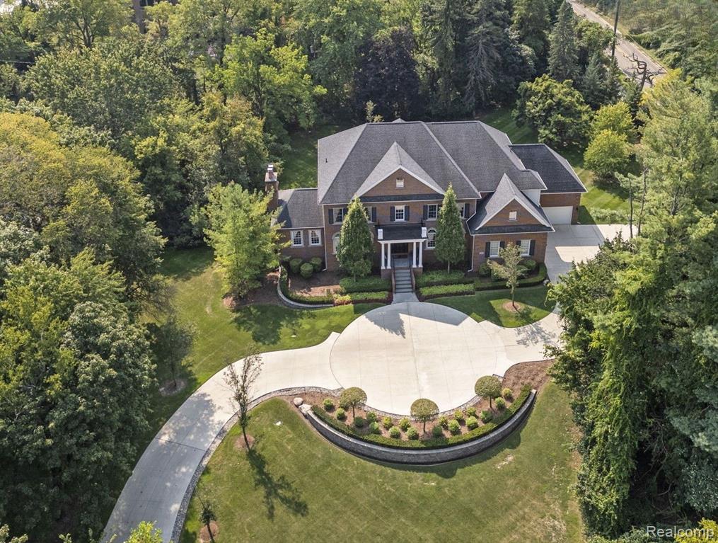 810 HIGHWOOD Drive, Bloomfield Hills, MI 48304 — front exterior