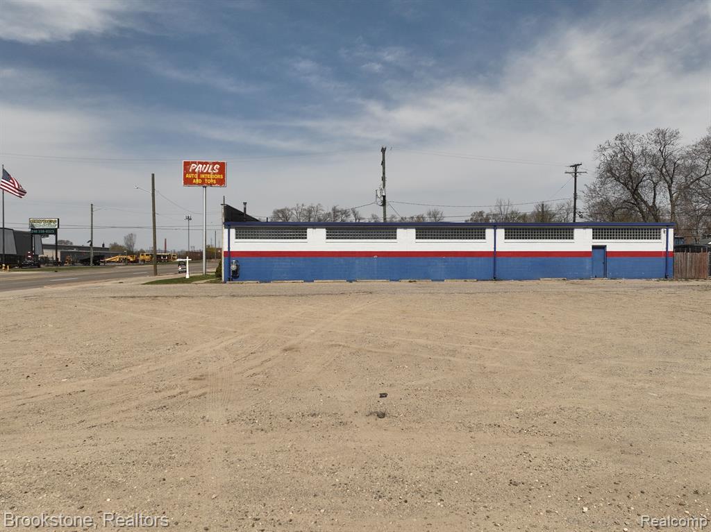700 CESAR E CHAVEZ Avenue, Pontiac, MI 48340 — Photo 4