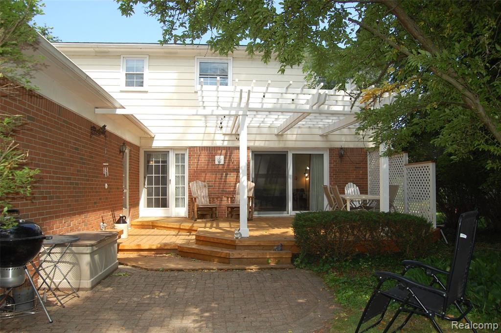 6560 Perham Drive, West Bloomfield, MI — Photo 11