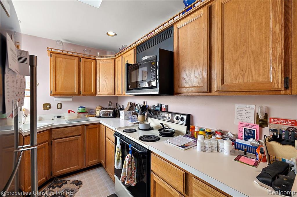 9005 Marlowe Avenue, Plymouth, MI 48170 — Photo 9