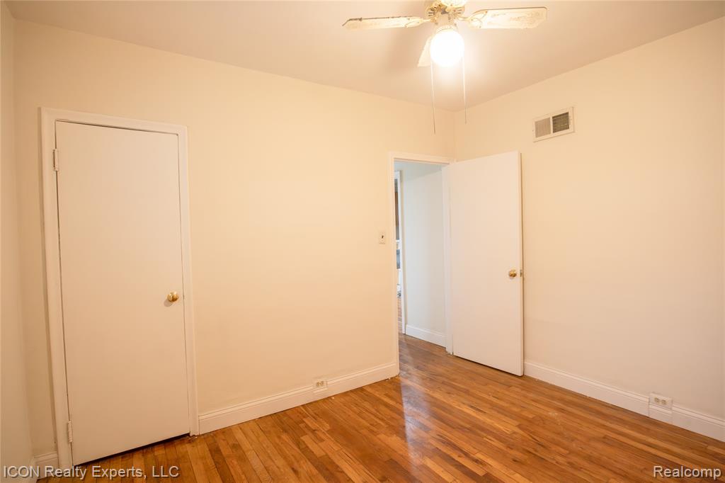 6838 Braun, Center Line, MI 48015 — Photo 11