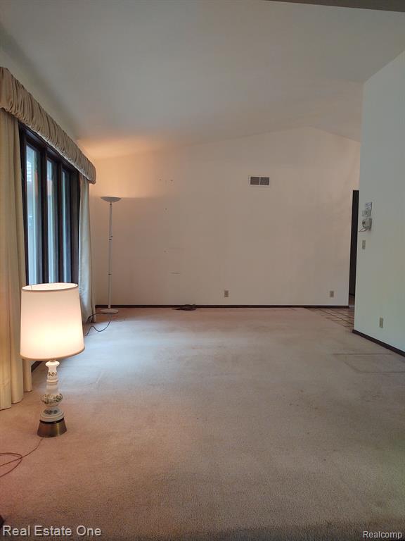 8841 FOSTER Road, Clarkston, MI — Photo 2