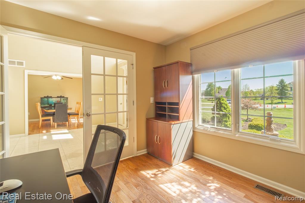 9068 Lebarron Court, Saline, MI 48176 — Photo 8