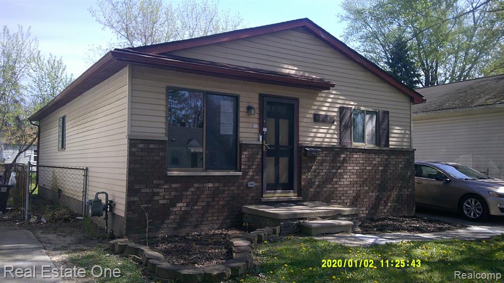 18949 Kenosha Street, Harper Woods, MI 48225 — Photo 2