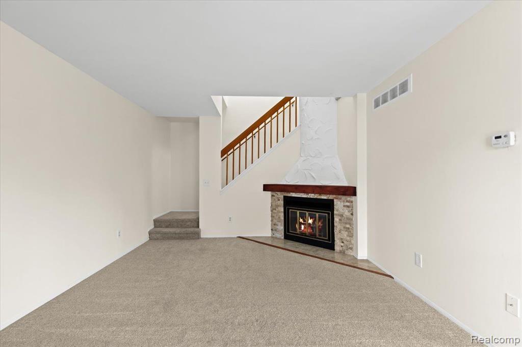 40013 CROSSWINDS, Novi, MI — Photo 5