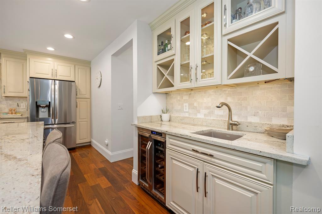 9732 FOREST RIDGE Drive, Clarkston, MI 48348 — Photo 11
