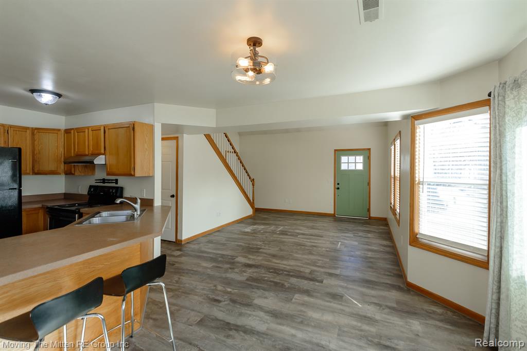 7373 Valley Drive, Brighton, MI 48116 — Photo 9