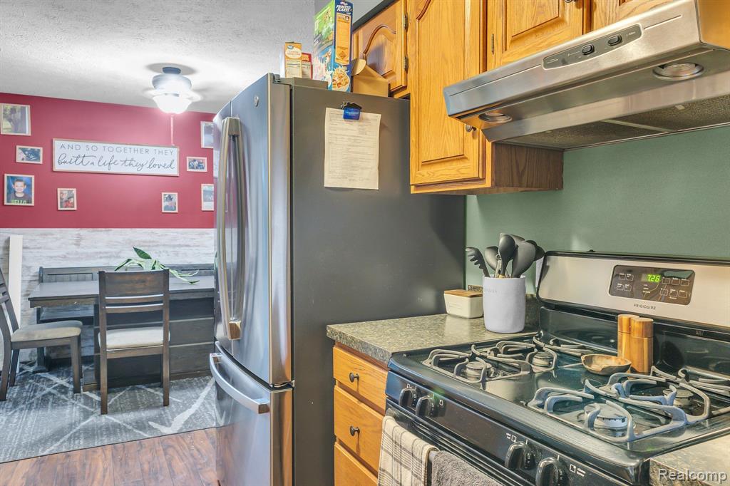 925 S Gregory Street, Fowlerville, MI 48836 — Photo 18