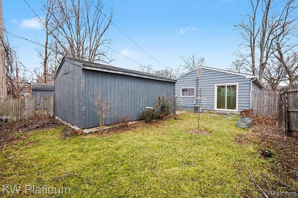 1218 E Milton Avenue, Hazel Park, MI 48030 — Photo 14