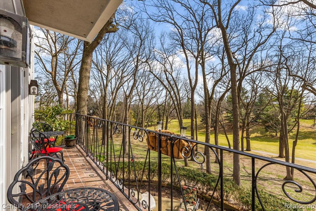 Great Room Balcony 16'