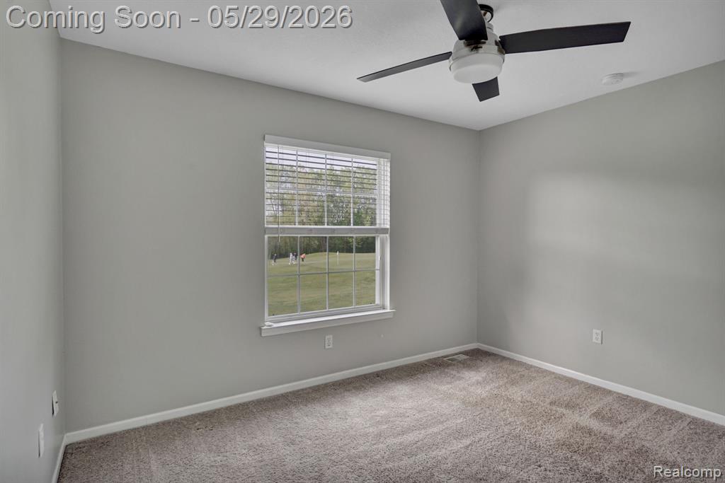 5729 Woodfield Parkway, Grand Blanc, MI 48439 — Photo 38