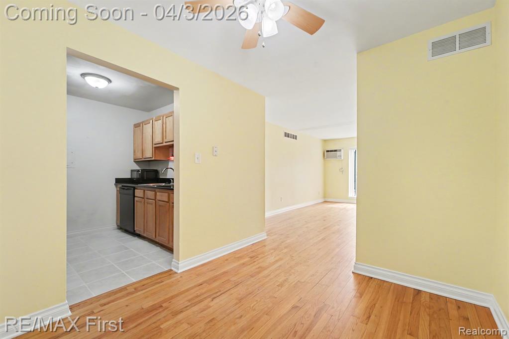 925 Laprairie Street, 117, Ferndale, MI 48220 — Photo 14