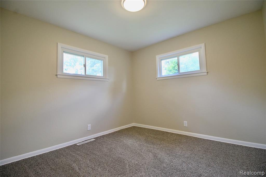 9116 Maplewood Drive, Clio, MI 48420 — Photo 6