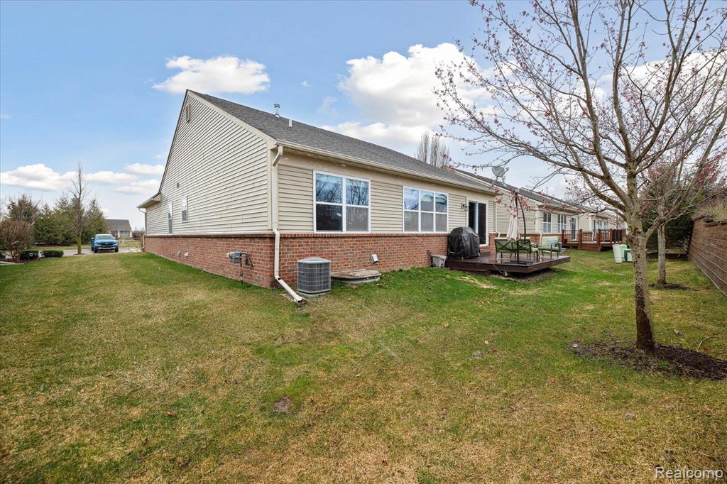 1115 PADDOCK Drive, South Lyon, MI 48178 — Photo 40