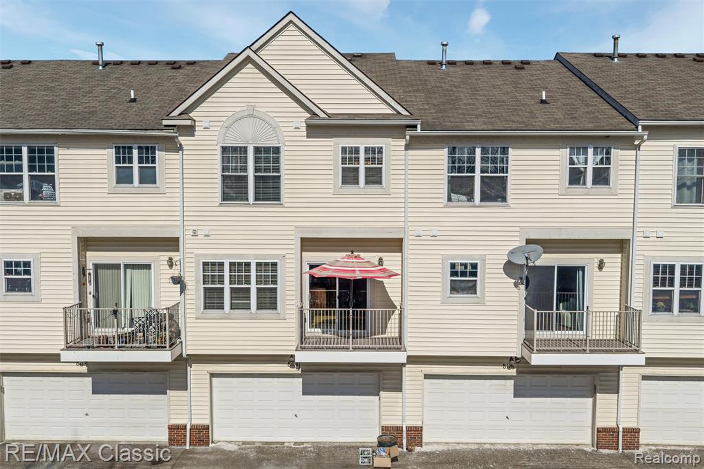 8114 Heron Hills Drive, Walled Lake, MI 48390 — Photo 33