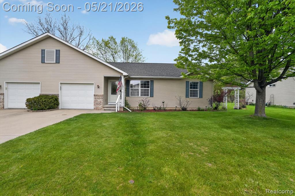 1607 Cedarwood Drive, Flushing, MI 48433 — Photo 3