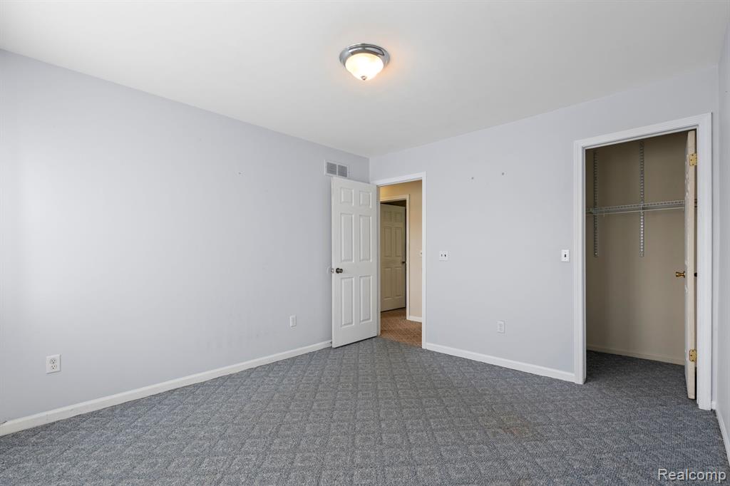 50631 NEWCASTLE Drive, Chesterfield, MI 48047 — Photo 26