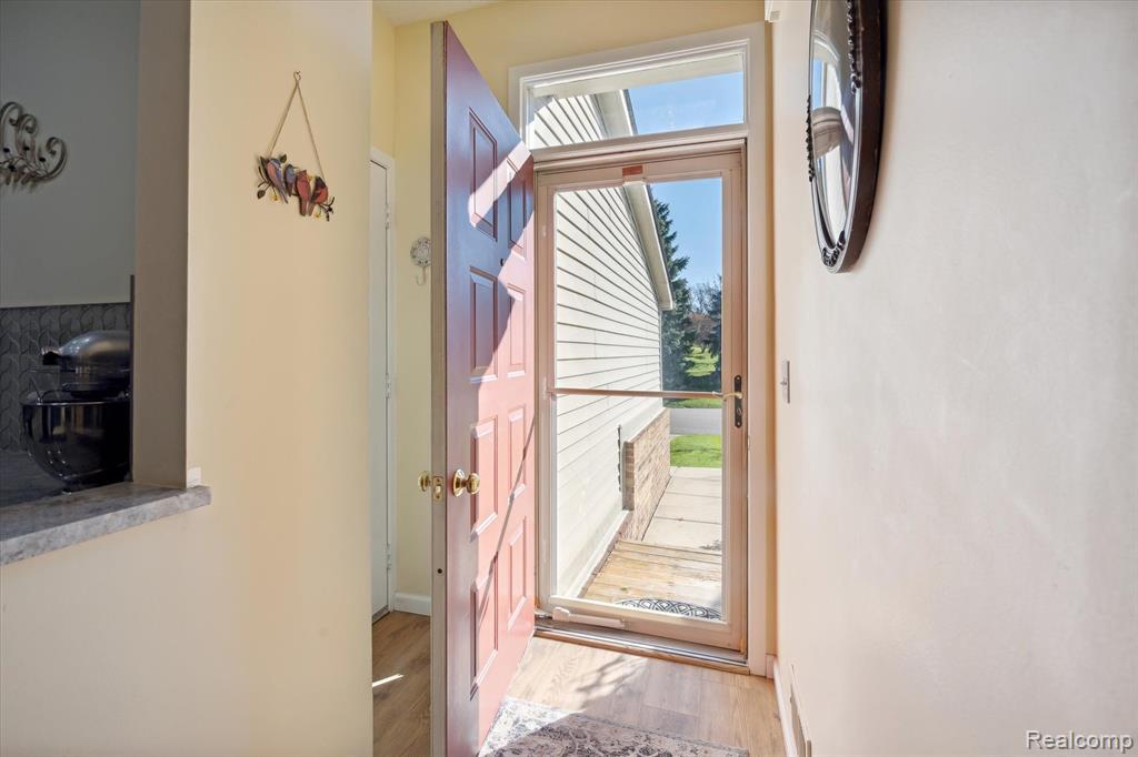 31187 LIVINGSTON Drive, Novi, MI 48377 — Photo 2
