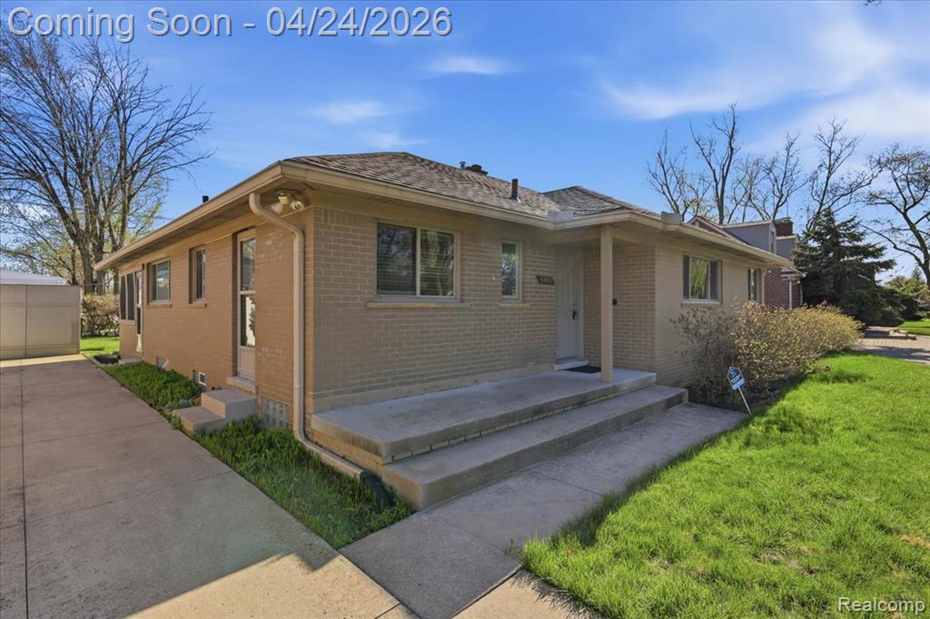 13111 Northfield Boulevard, Oak Park, MI 48237 — Photo 2