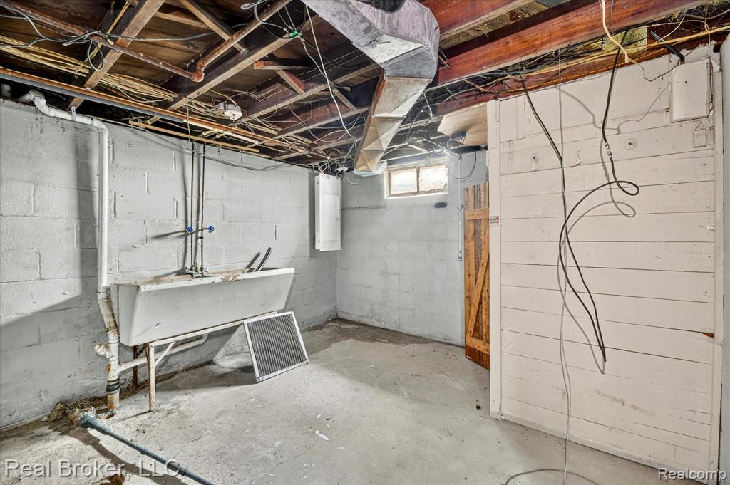 602 S Meade Street, Flint, MI 48503 — Photo 31