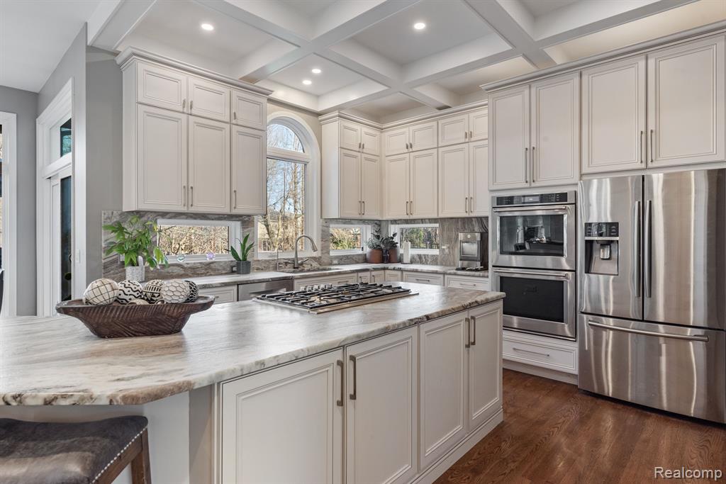 6060 TURNBERRY Drive, Commerce Twp, MI 48382 — Photo 12