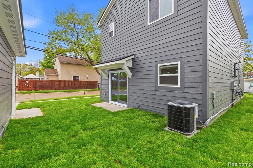 1404 E George Avenue, Hazel Park, MI 48030 — Photo 23