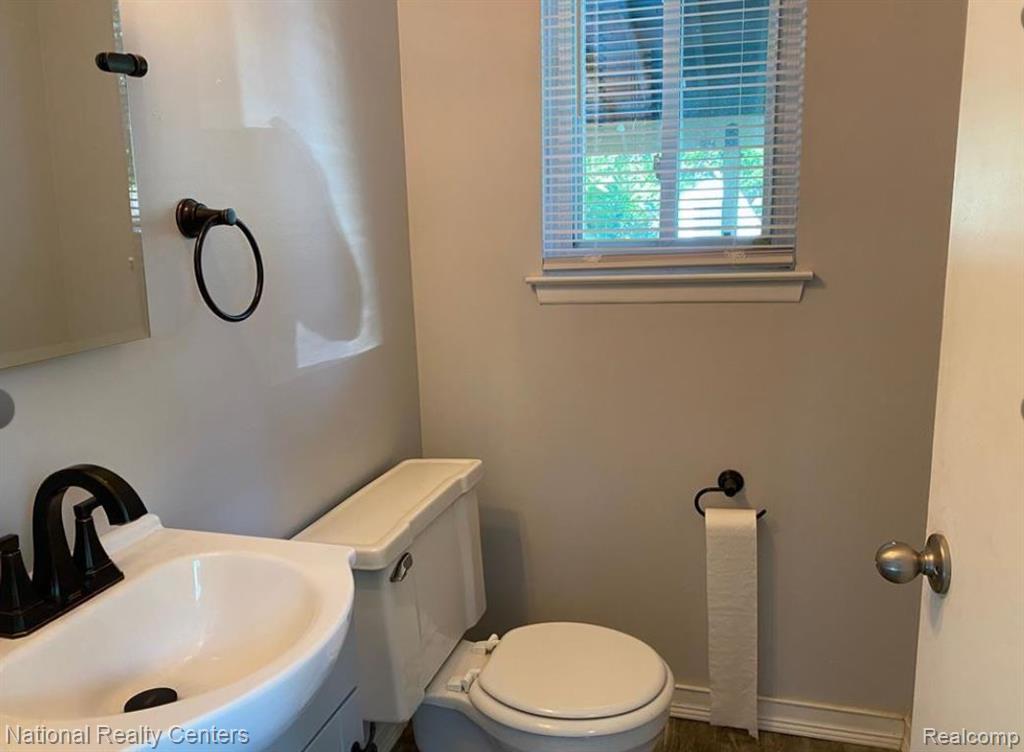 709 N EDISON Avenue, Royal Oak, MI 48067 — Photo 16