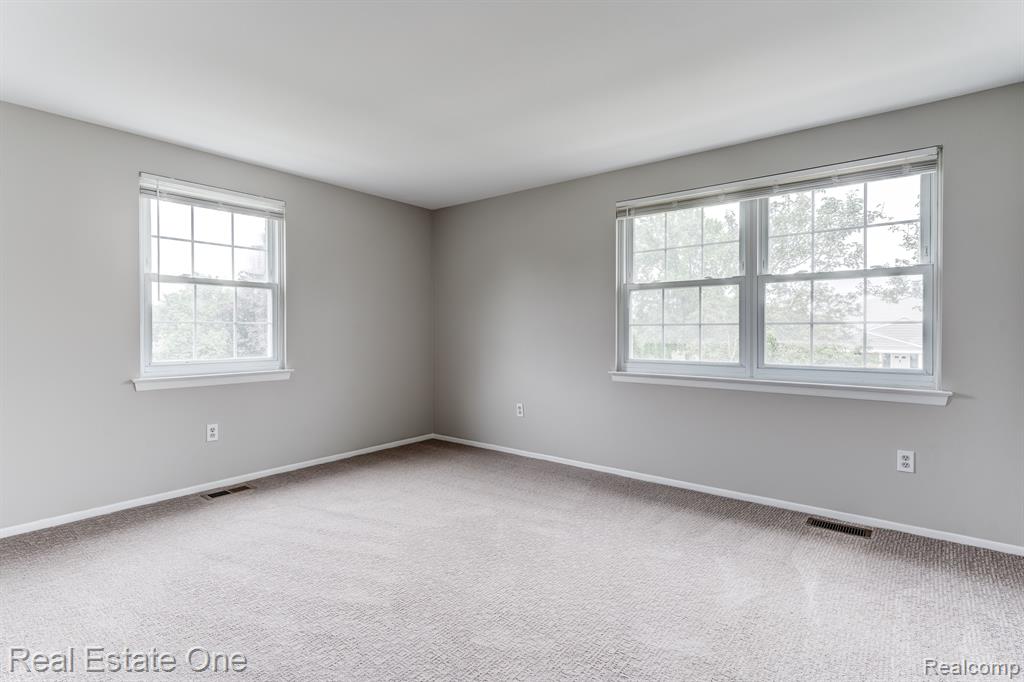 42500 LAKE SUCCESS Drive, Northville, MI 48167 — Photo 18